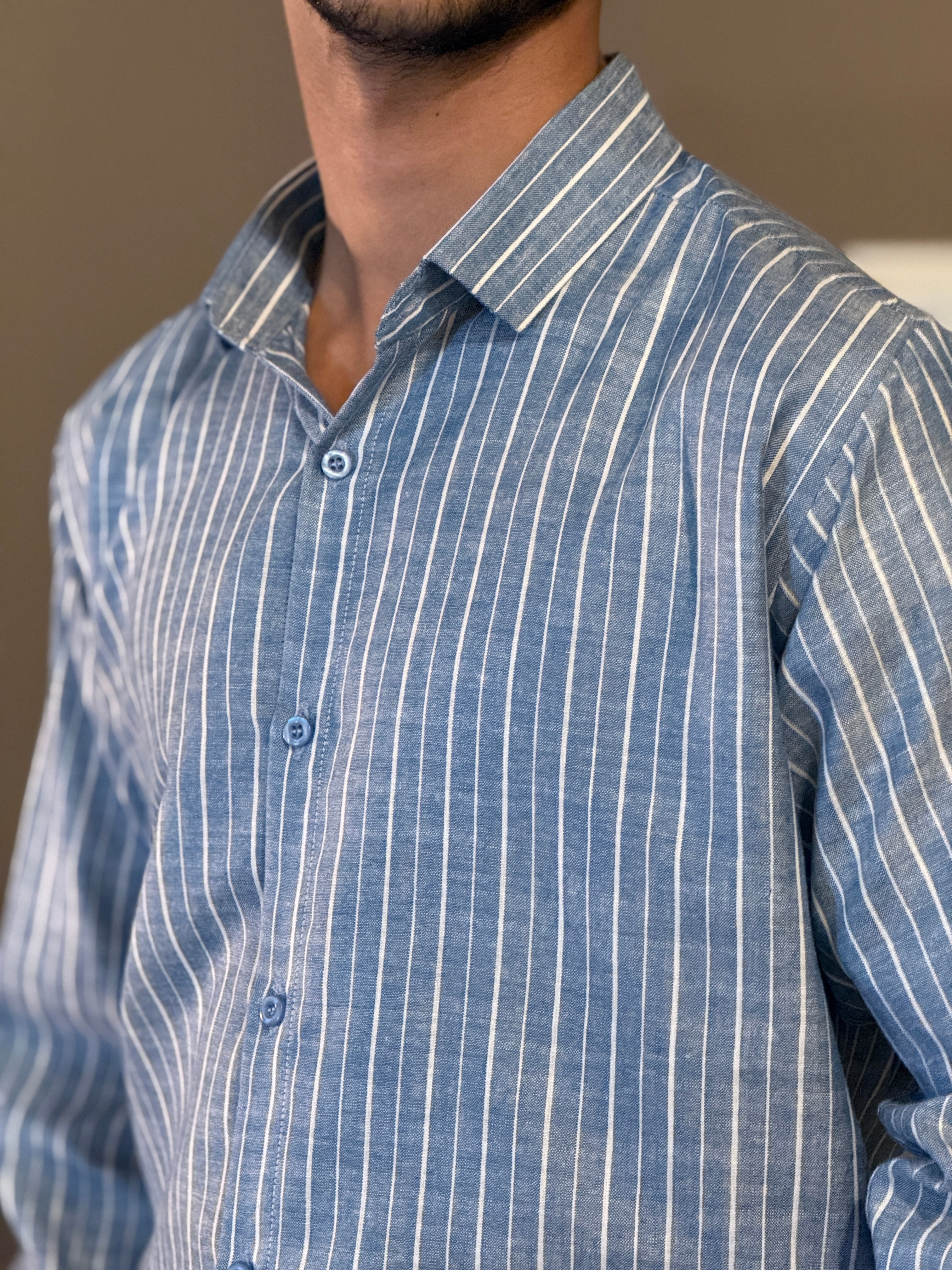 ئاڤیرا لینیا